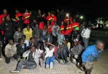 CEO DA TV BELAS E ATLETAS DE ANDEBOL DO 1° DE AGOSTO LEVARAM SOPA SOLIDÁRIA A CRIANÇAS DE RUA NO HUAMBO